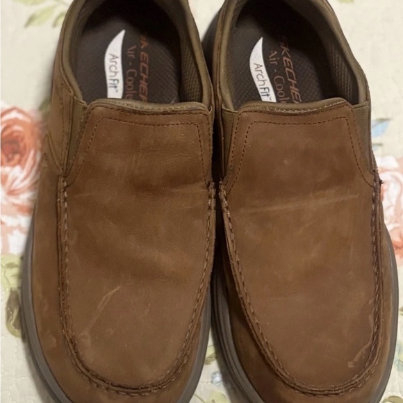 Men’s Skechers Arch Fit Motley Milo Brown Oiled Leather Slip-In Loafers Size 10